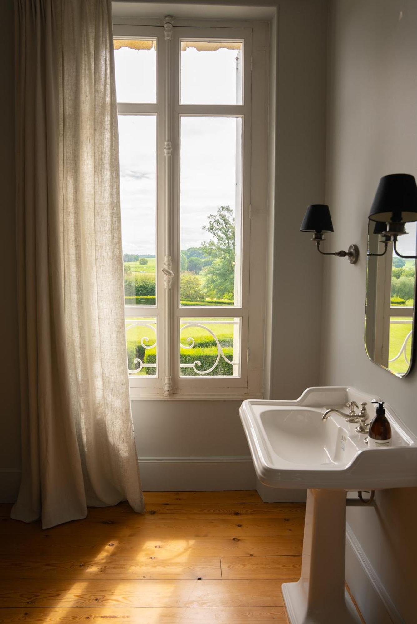 Chateau De Lussac Lussac  部屋 写真