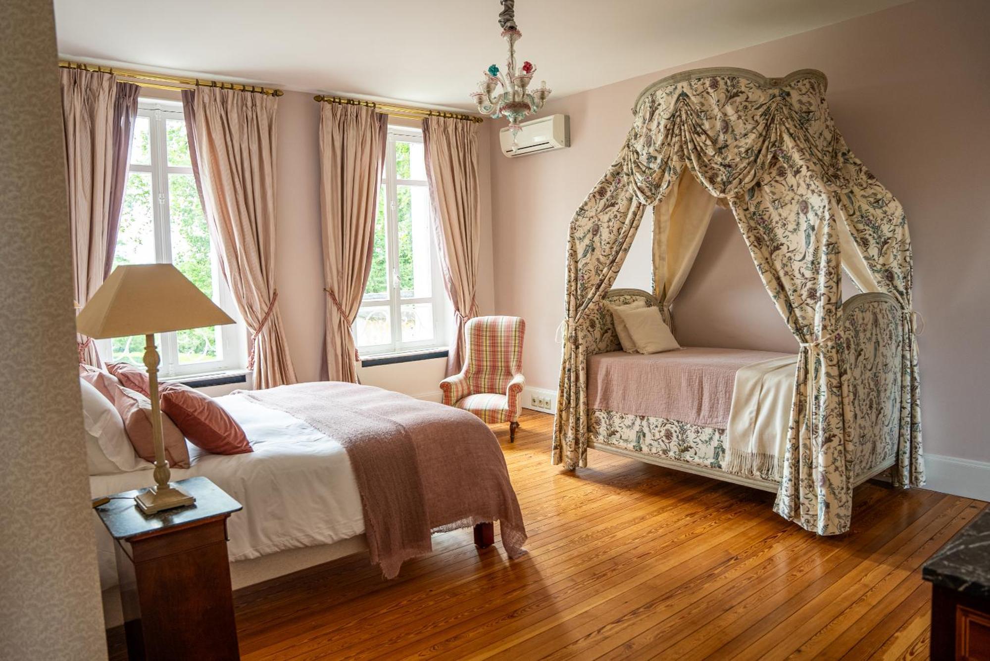 Chateau De Lussac Lussac  部屋 写真