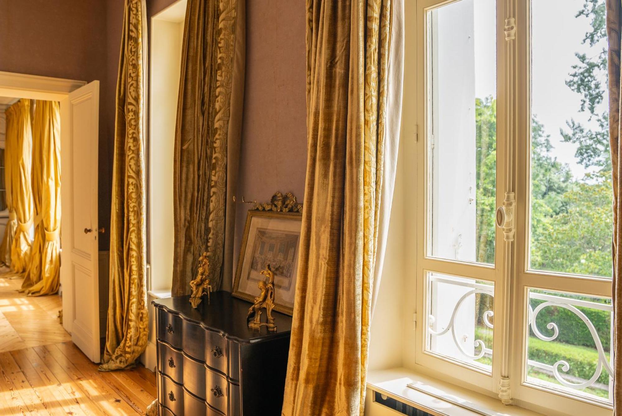 Chateau De Lussac Lussac  部屋 写真