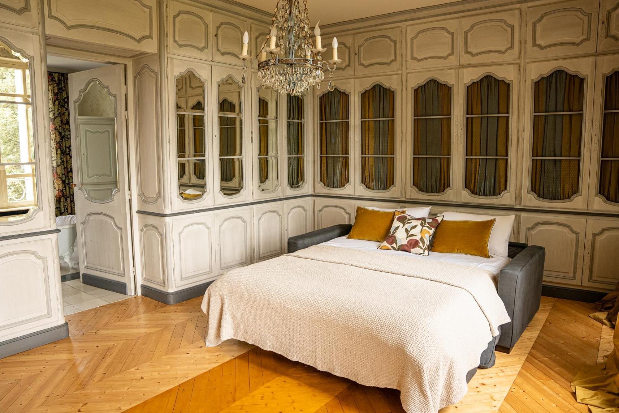Chateau De Lussac Lussac  部屋 写真