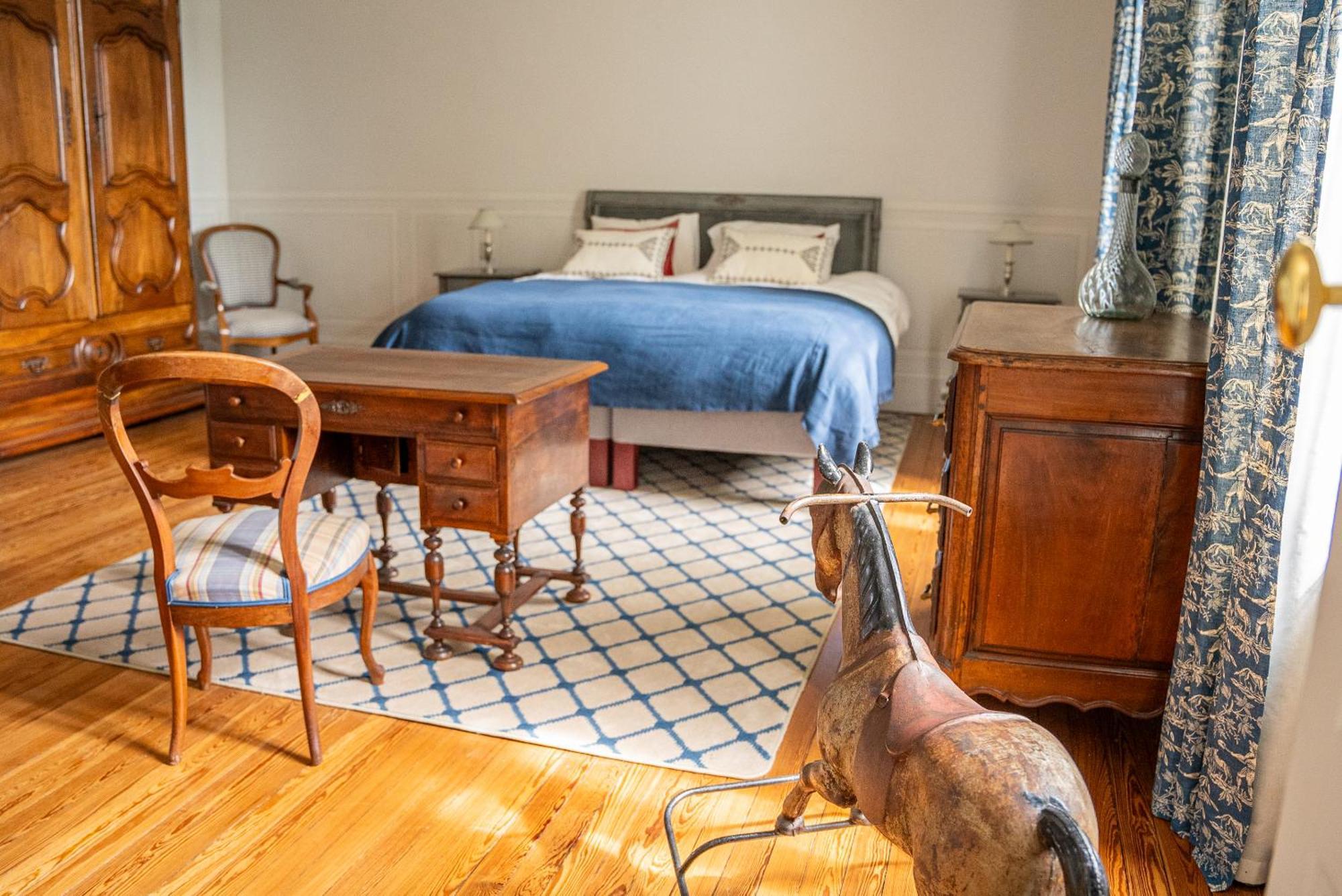 Chateau De Lussac Lussac  部屋 写真